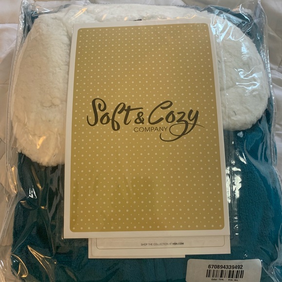 Soft & Cozy teal green robe - new in package - Picture 2 of 3